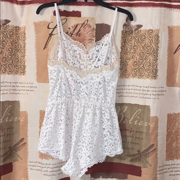 Victoria’s Secret Sz Small White Lace Romper VNTG - Picture 4 of 6